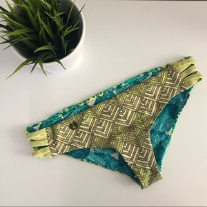 NEW Maaji reversible bikini bottoms